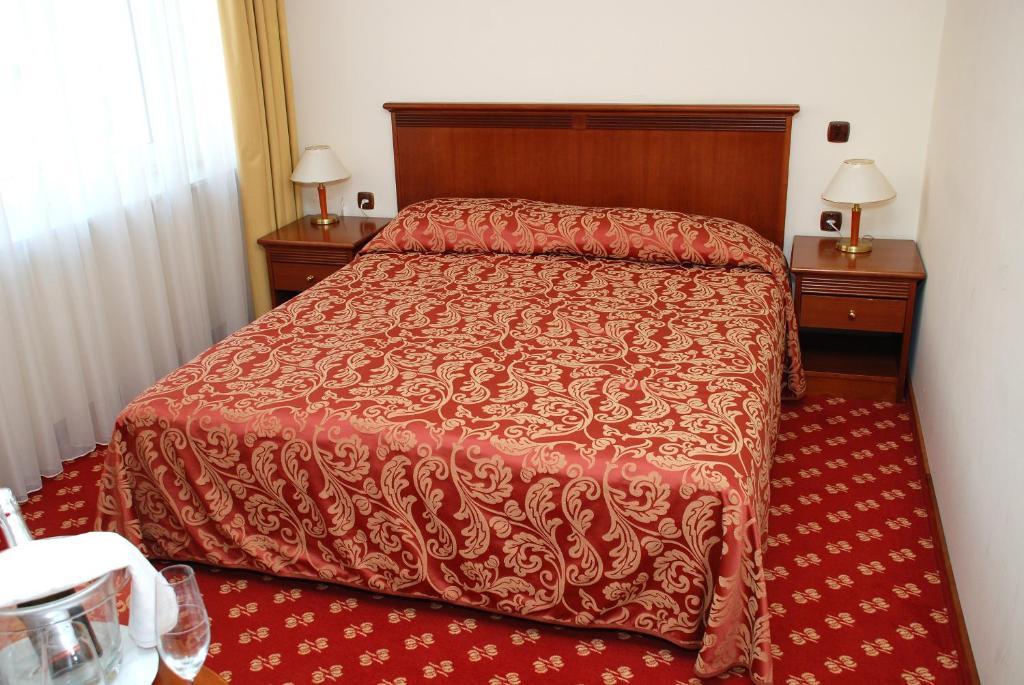 Hotel Zvezda Murska Sobota Quarto foto